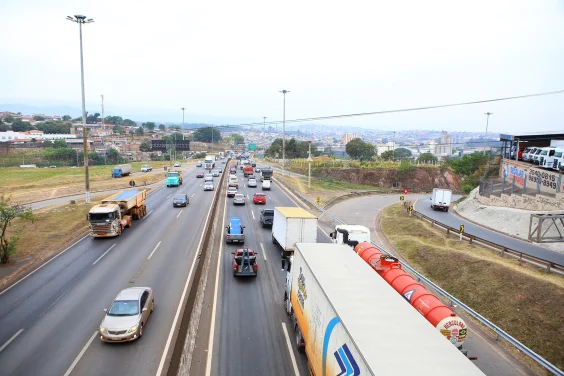 Caminhões terão restrição de faixa na descida do Betânia no Anel Rodoviário