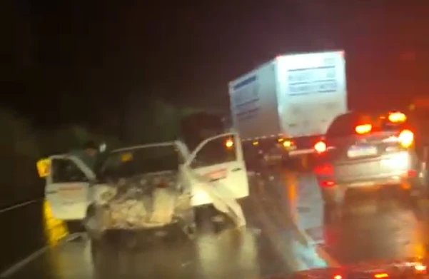 Pista sentido Belo Horizonte é interditada em João Monlevade após acidente de trânsito no Km-359