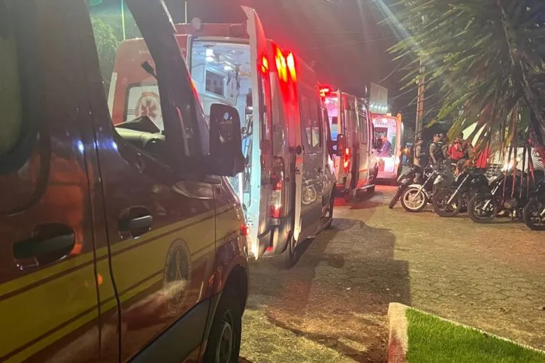 Desabamento de camarote deixa feridos durante evento no Parque de Exposições de Itabira