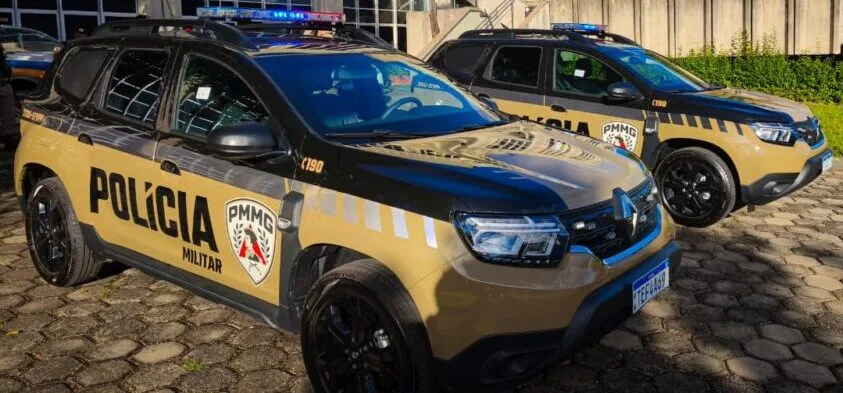 PM procura por Fiat Uno roubado após abordagem armada em Itabira