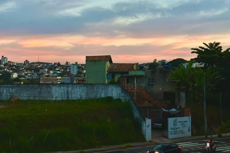 Sol entre nuvens e manhã fria: veja como fica o tempo nesta quinta em Itabira e região