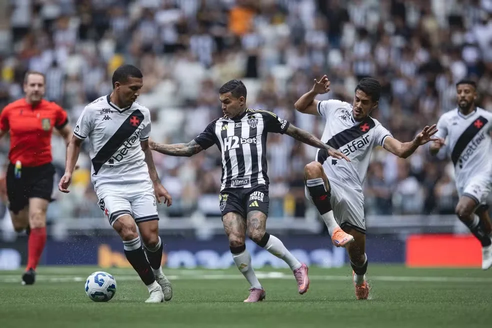 Atlético busca reação no Brasileirão contra o Vasco neste domingo, Caraça FM transmite o jogo