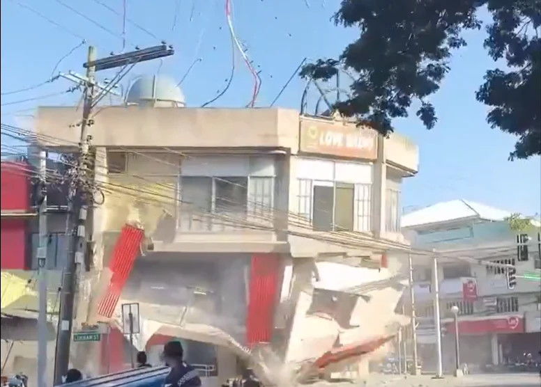 Terremoto de magnitude 7,8 nas Filipinas deixa ao menos 37 mortos e mais de 32 mil desabrigados