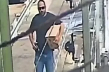 Homem atira em cachorro em avenida de BH e foge em seguida