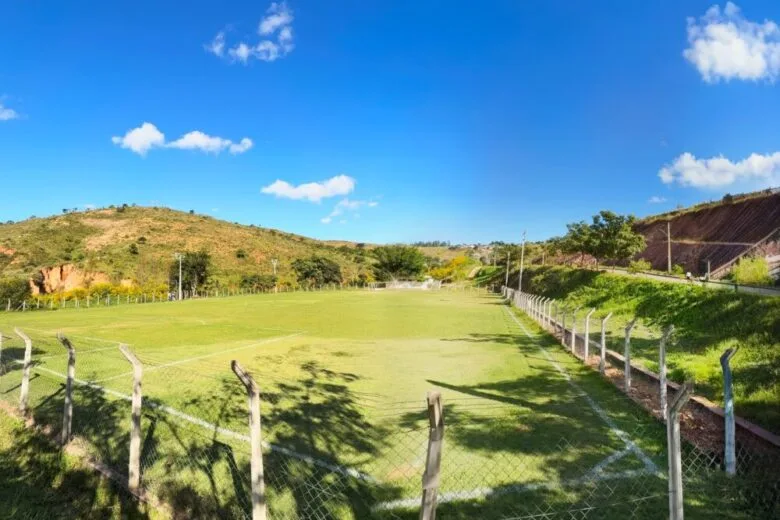 Bairro Pedreira do Instituto terá primeiro campo com iluminação e uso ampliado no período noturno; inauguração e nesta terça-feira