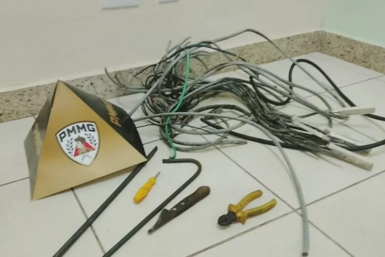 Homem é preso em flagrante por furto de cabos de operadora de telefonia em Itabira