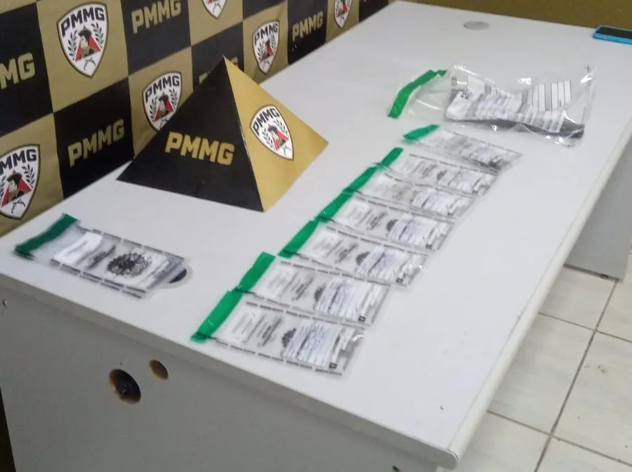 Operação da Polícia Militar apreende drogas e arma artesanal em Itabira