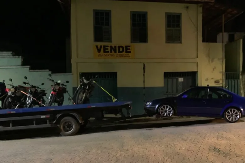 Operação da Polícia Militar remove cinco veículos e registra 23 infrações de trânsito em Nova Era