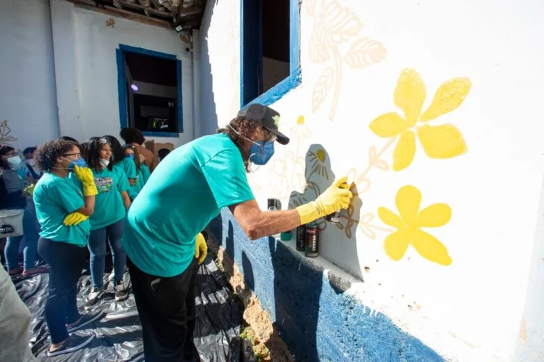 Museu da Pharmácia ganha murais de grafite em Ipoema