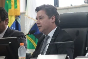 Carlin Filho pede acionamento da Comissão de Ética após novos ataques de Luiz Carlos na Câmara de Itabira