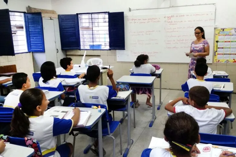 Escolas municipais de Itabira recebem mais de 9,4 mil estudantes no retorno às aulas Escolas municipais de Itabira recebem mais de 9,4 mil estudantes no retorno às aulas