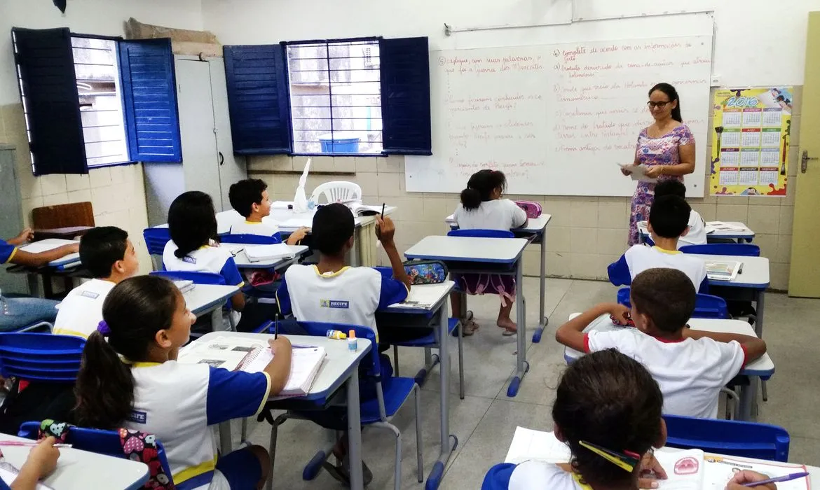 Escolas municipais de Itabira recebem mais de 9,4 mil estudantes no retorno às aulas