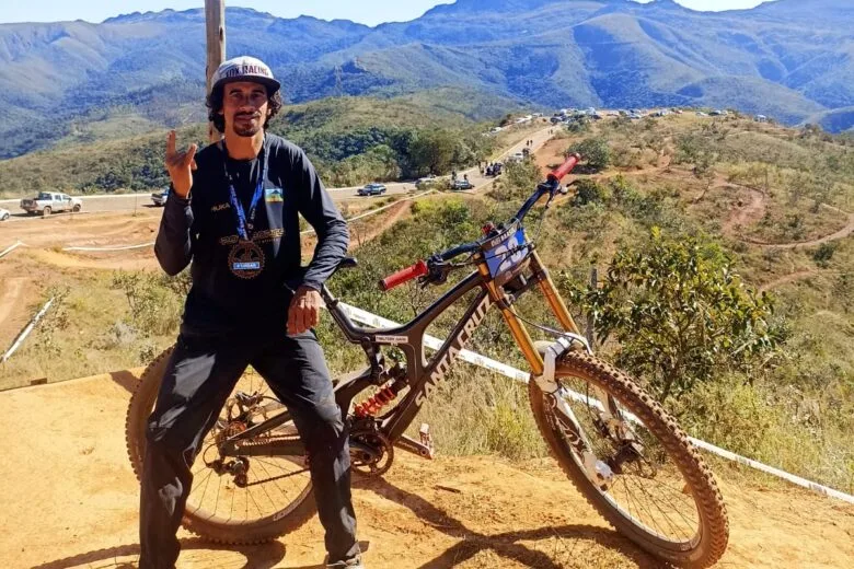 Thalyson Junio alcança 4ª colocação na Elite durante o Golden Biker Brasil