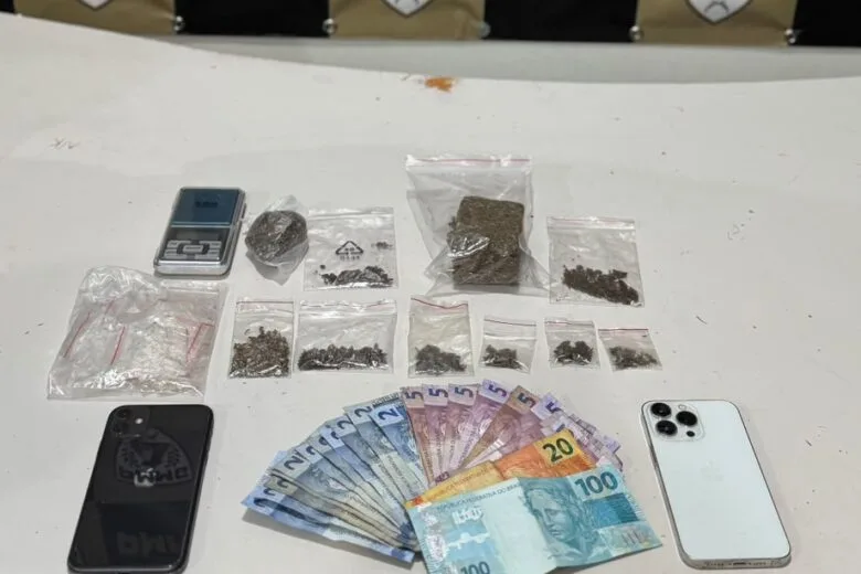 Jovem é preso por tráfico de drogas durante operação da Polícia Militar em Itabira