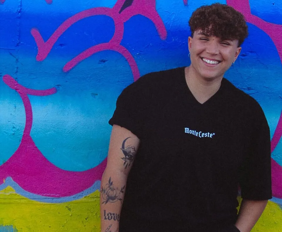 Karem Daynide transforma a arte em caminho e inspira nova geração; confira no Histórias da Comunidade