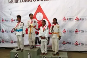 São Gonçalo do Rio Abaixo conquista 12 medalhas no torneio estadual de judô da FMJ